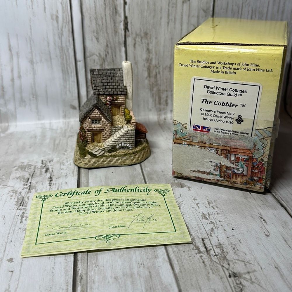 David winter Cottages Collectors Guild The Cobbler no. 7